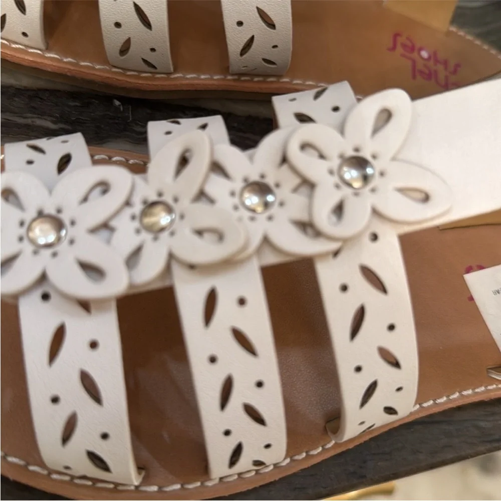 Rachel White Butterfly and Laser Cut Design Sandals NEW
